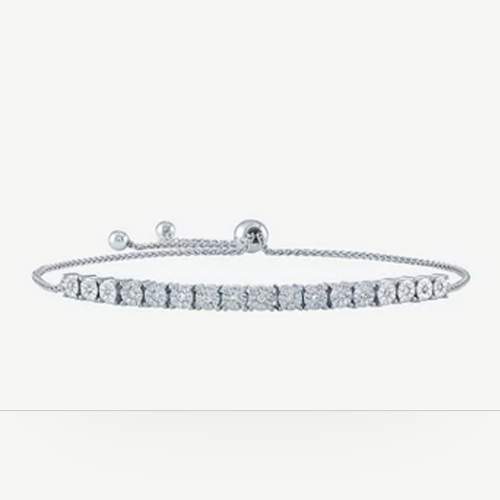 1/10 CT. T.W. Mined White Diamond Sterling bracelet